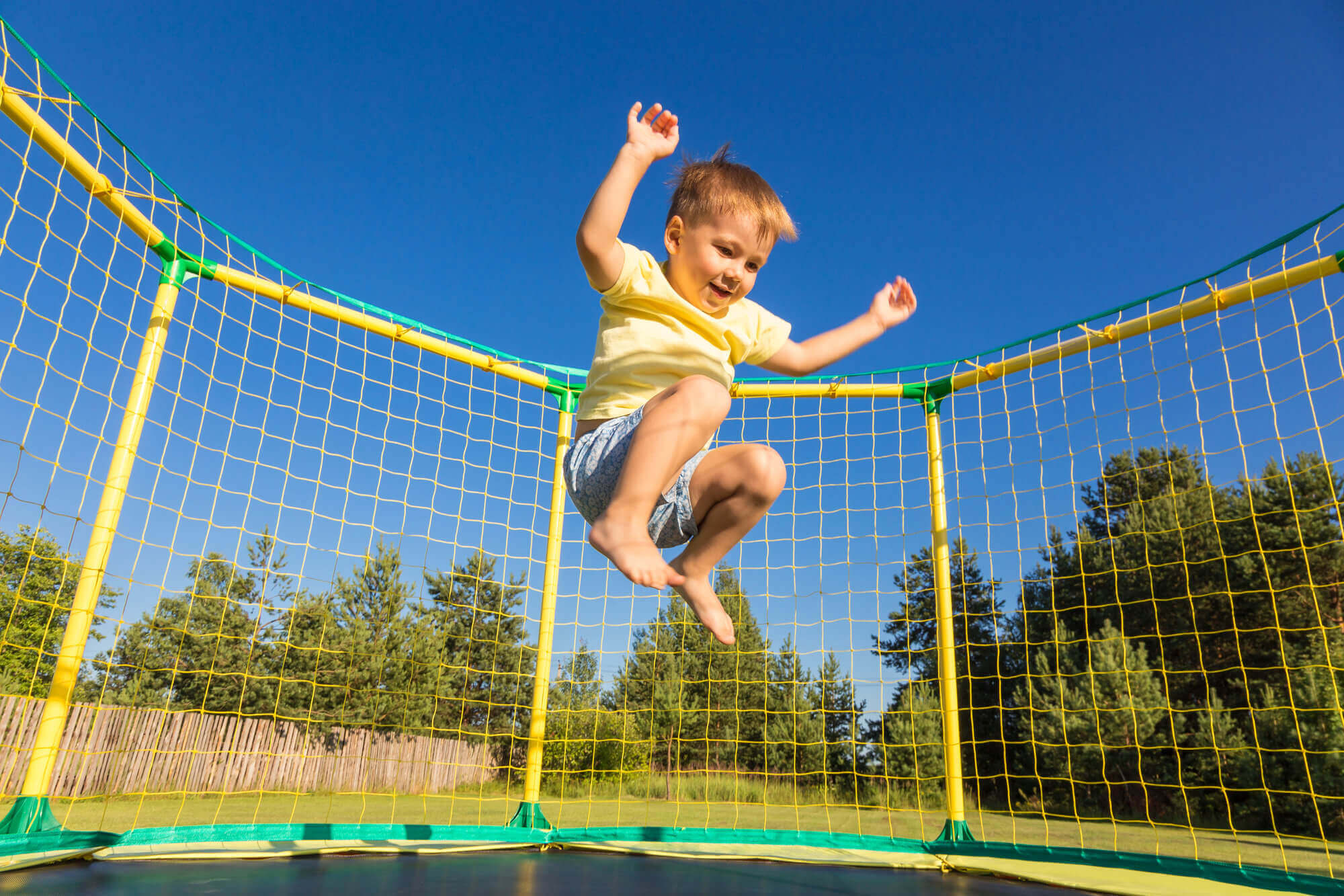 Odległość trampoliny od okien - głośny sąsiad