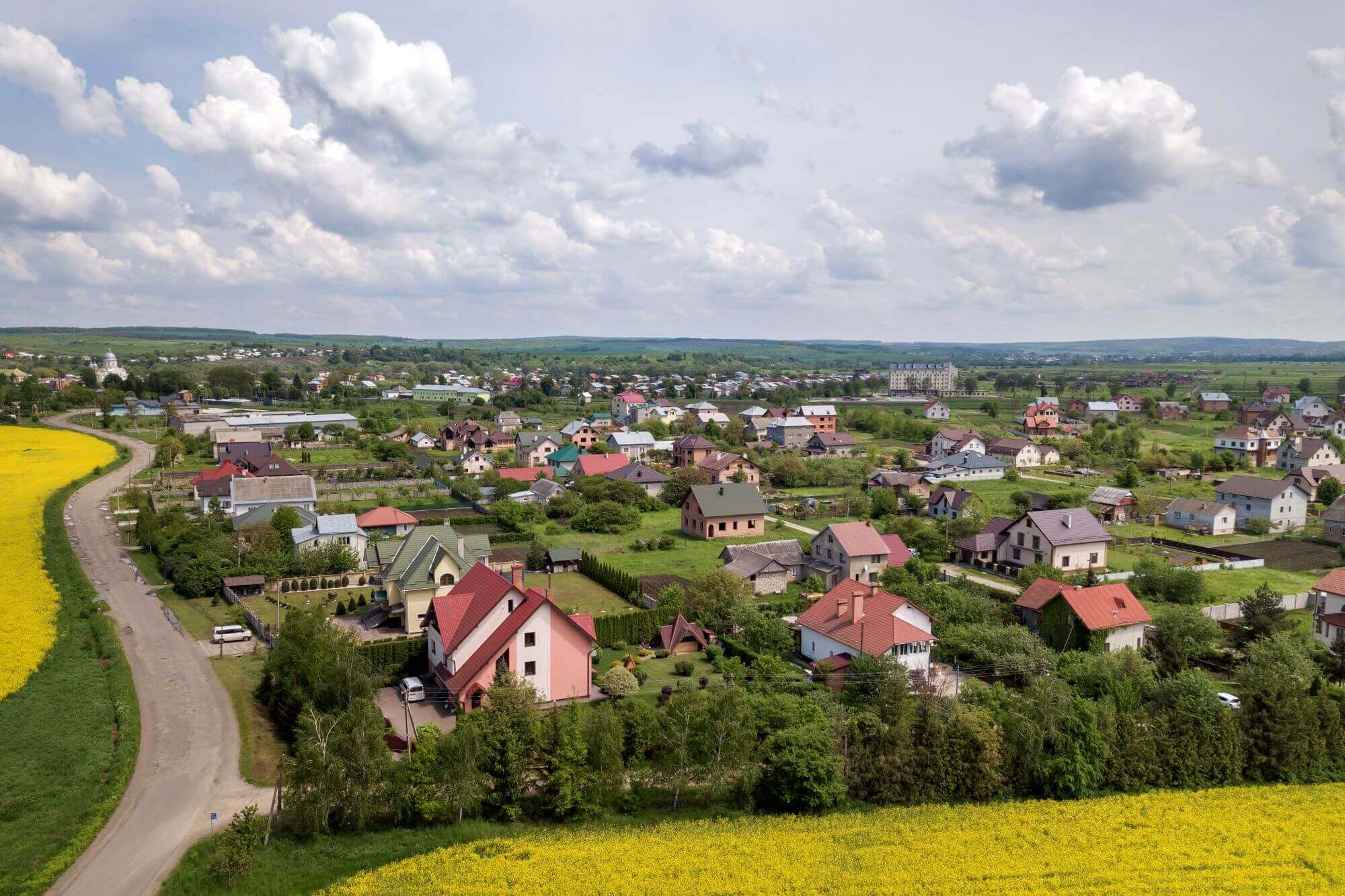 Budowa ogrodzenia bez zgłoszeń i zezwoleń - czy to możliwe?