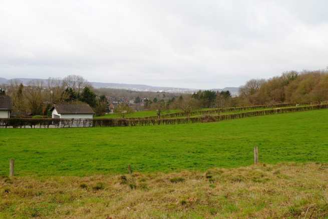 Czy można uzyskać warunki zabudowy siedliskowej na działce rolnej klasy III?
