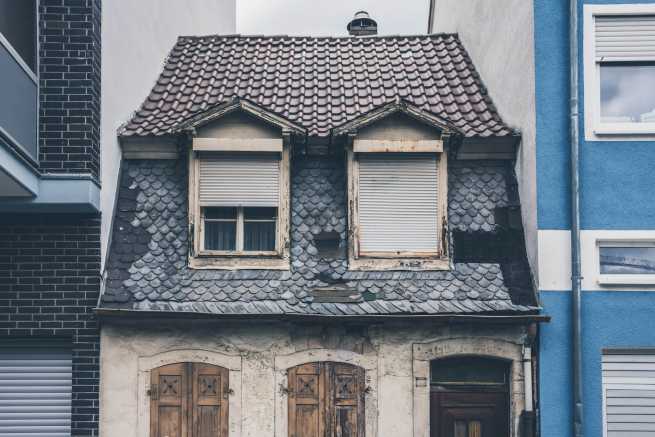 Stary dom bez planów - jak zrobić remont?