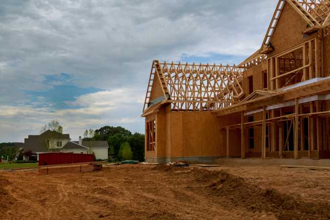 Jak dokończyć budowę domu przerwaną przed laty?