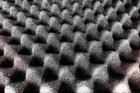 Pianka wygłuszająca na ściany, sufit i drzwi - kompleksowe podejście do wyciszenia