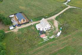 Czy wąska działka ze służebnością pozwala na budowę domu